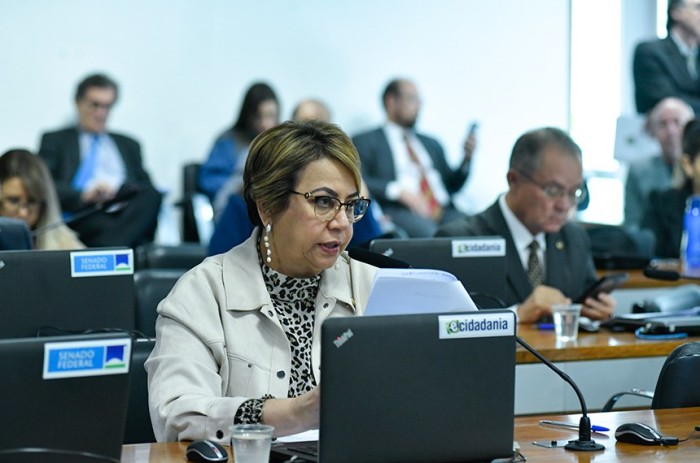 Relatora, Jussara Lima destacou heroísmo das quatro mulheres que resistiram à invasão holandesa em Pernambuco - Foto: Geraldo Magela/Agência Senado