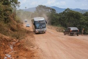 Trecho da BR-174, em Roraima, em obras - (Foto: Divulgação)