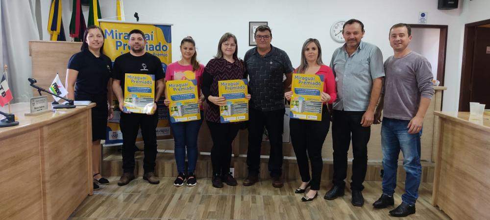Políticos e empresários da cidade se reuniram e lançaram campanha (Foto: Planeta FM/Reprodução))