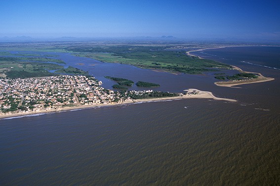 Foz do rio Paraíba do Sul (RJ) - Foto: Zig Koch / Banco de Imagens ANA