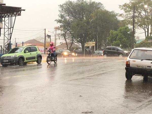 Totais de chuva mais significativos previstos deverão oscilar entre 80 e 120 milímetros (Foto: Diones Roberto Becker)