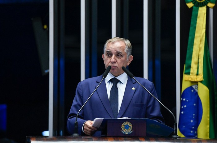 Para Izalci, ministro deveria se retratar e conhecer melhor a capital do pais - Foto: Roque de Sá/Agência Senado