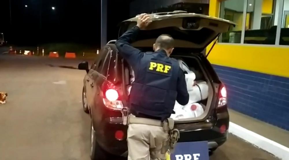 Veículo foi interceptado pela PRF (Foto: PRF)