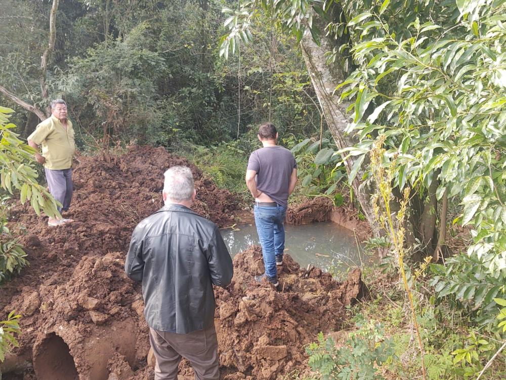 O objetivo é encontrar uma solução para o problema de drenagem da água que ocorre no local (Foto: Prefeitura de Redentora)
