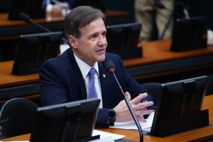 Aluisio Mendes, relator do projeto de lei - (Foto: Pablo Valadares/Câmara dos Deputados)