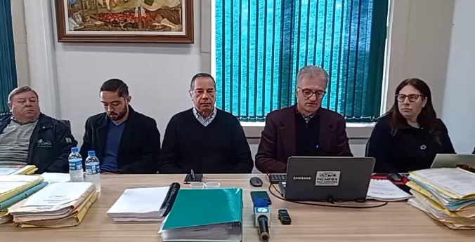 Coletiva de imprensa ocorreu no Gabinete do prefeito de Palmeira das Missões (Foto: Reprodução/Tribuna da Produção)