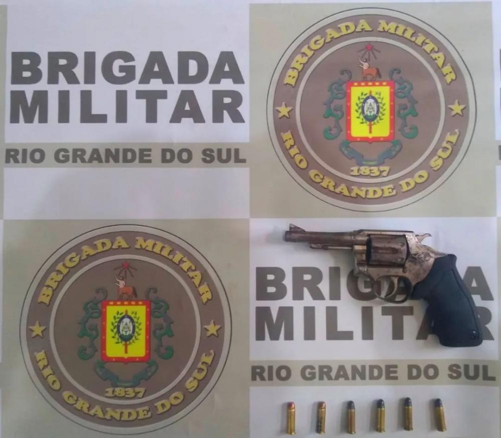 Arma foi apreendida durante a ação da Brigada Militar (Foto: Brigada Militar)