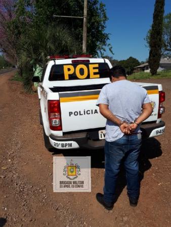 Foragido foi entregue a SUSEPE no Instituto Penal de Ijuí (Foto: Divulgação/Brigada Militar)