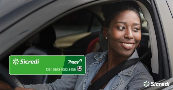 Novidade é oferecida aos associados pessoa física e somente poderá ser usada em carros de passeio com dois eixos (Arte: Divulgação/Sicredi)