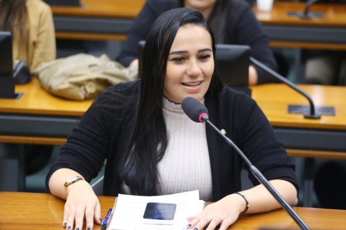 A autora do projeto, deputada Dayany Bittencourt - (Foto: Vinicius Loures/Câmara dos Deputados)