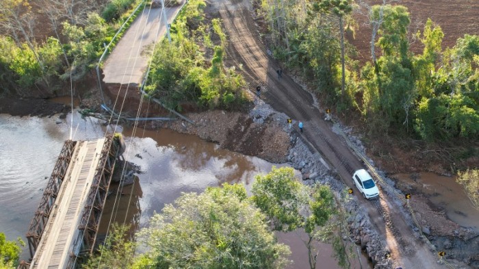 Obra serve de alternativa à ponte, na localidade de Morro Azul, que foi destruída pelo ciclone que passou pelo Estado -Foto: Fabricio Santos/Ascom Selt