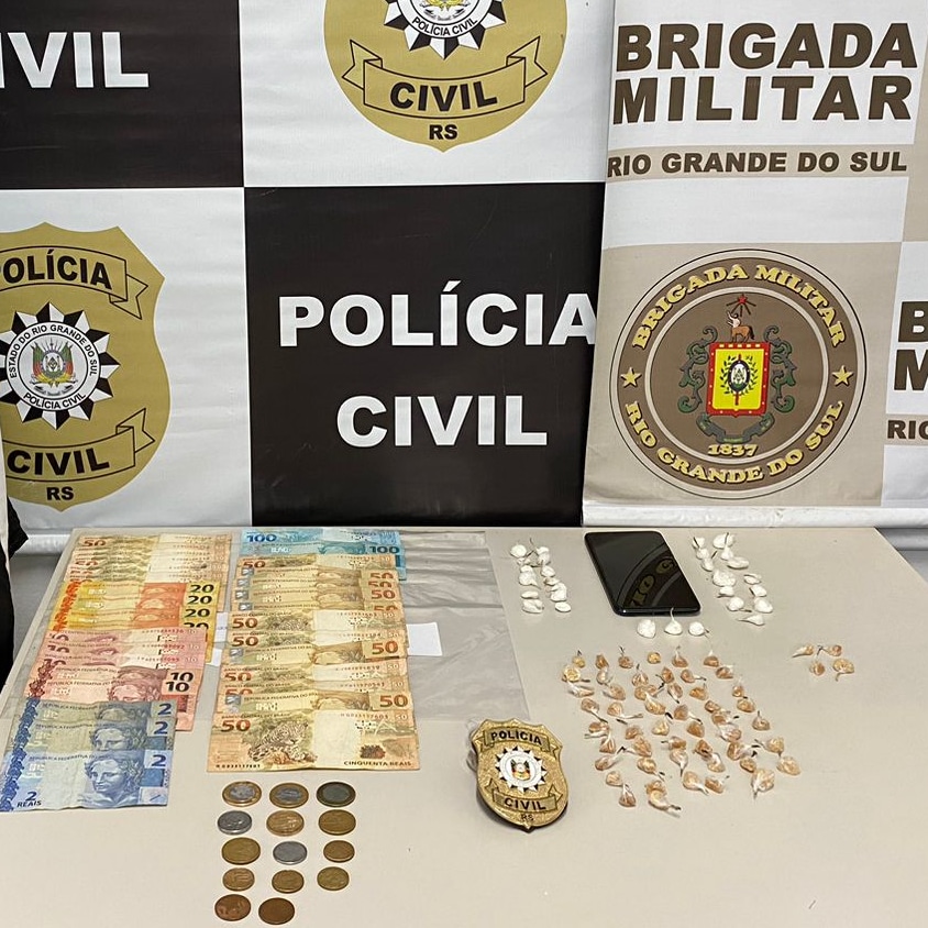 Material apreendido durante a ocorrência (Foto: Brigada Militar)