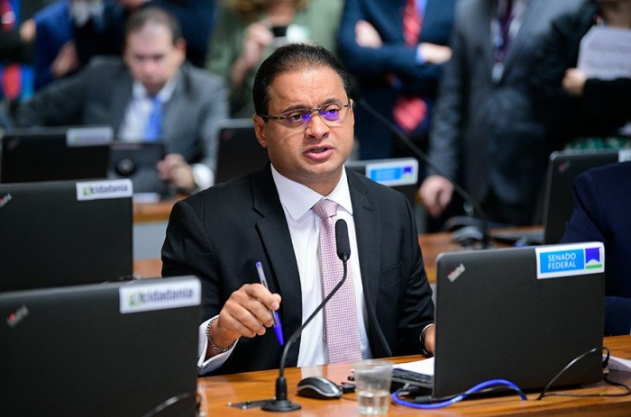 Weverton apresentou substitutivo, que segue para votação em Plenário - Foto: Pedro França/Agência Senado