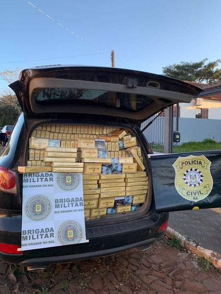 Cigarros contrabandeados foram apreendidos pelas autoridades (Foto: Divulgação)