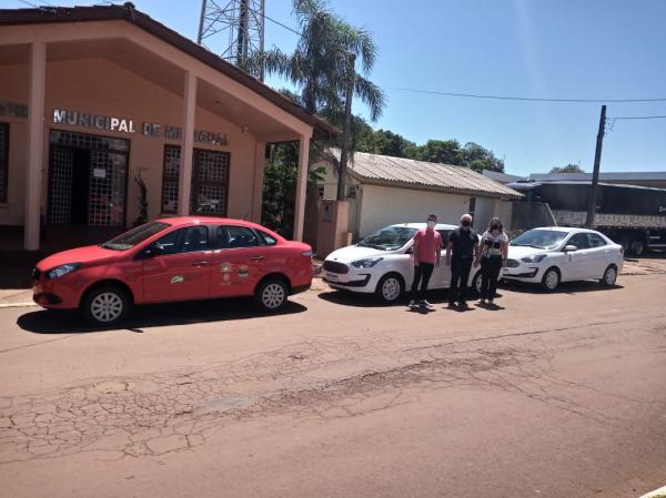 Os três veículos já estão a disposição do município (Foto: Reprodução/Observador Regional)