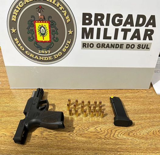 Arma apreendida durante a ação policial