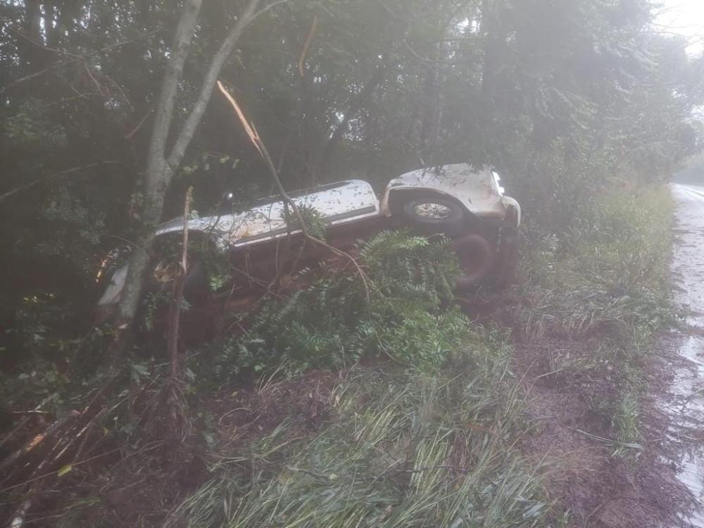 Veículo teve estrago de grande monta (Foto: Santo Augusto Urgente)