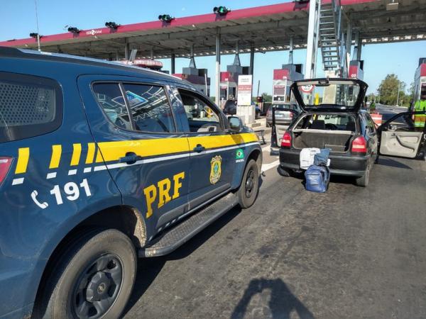 Indivíduo com o VW Gol furtado em Tenente Portela foi preso na BR 386, na tarde da sexta-feira (25/12) (Foto: Divulgação/PRF) 