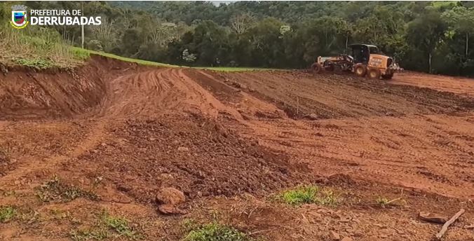 Derrubadas realizou o trabalho de terraplanagem em uma propriedade rural (Foto: Reprodução/Prefeitura de Derrubadas)