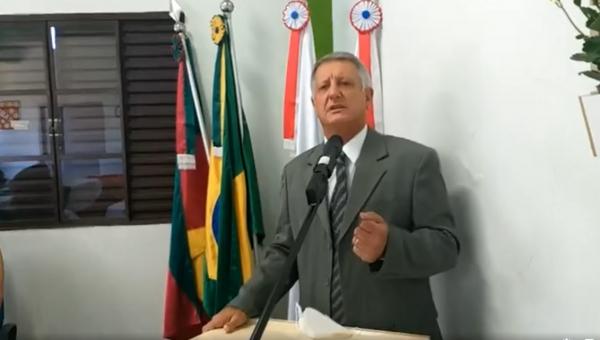 Claudemir José Locatelli tem o maior número de mandatos em um município da microrregião (Foto: Rádio A Verdade/Reprodução)