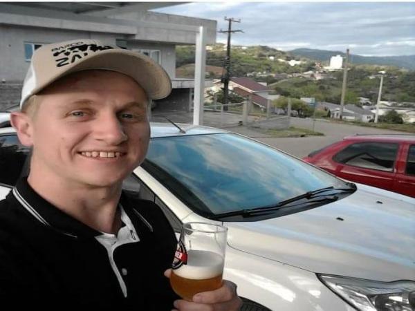 Felipe Luís Wommer, de 25 anos, despareceu nas águas do Rio Turvo onde se banhava com amigos (Foto: Arquivo Pessoal)