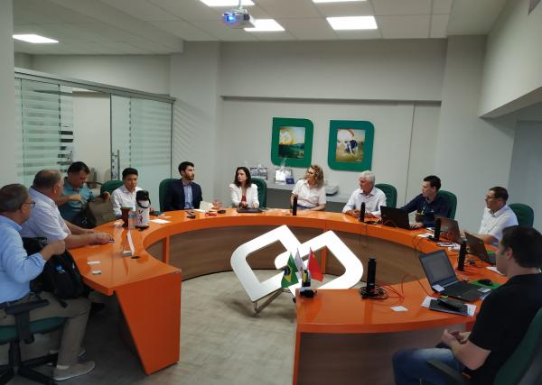 Foto: (Divulgação) Reunião equipe Oiko credit, em 17 outubro 2019, presença diretores central Sicoper, Claudio Risson , Iose frizzo e presidente Unicafes RS Gervasio Pulsinski.