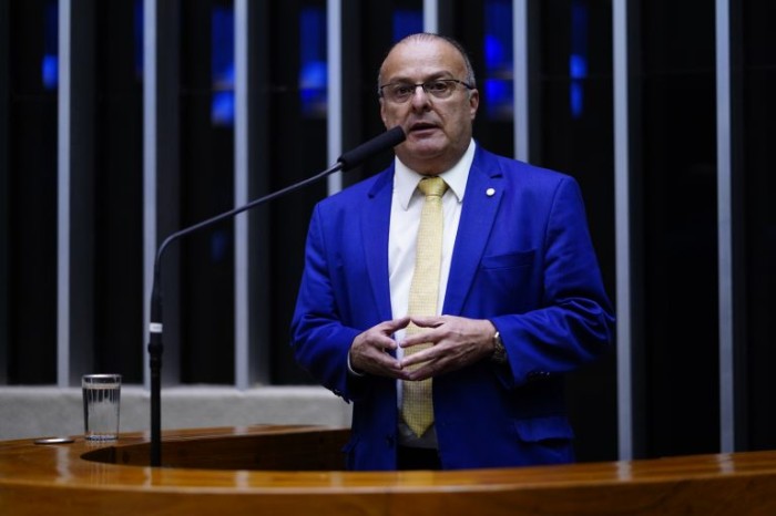 O autor do projeto, deputado Paulinho Freire - (Foto: Pablo Valadares/Câmara dos Deputados)