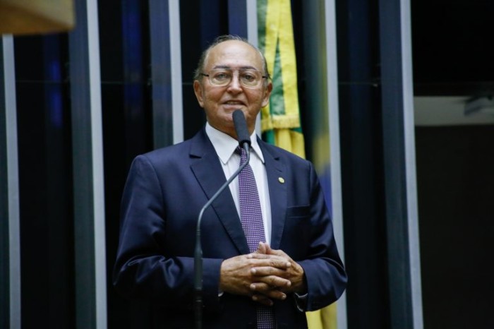 Lázaro Botelho acredita que medida vai desestimular invasões - (Foto: Elaine Menke/Câmara do Deputados)