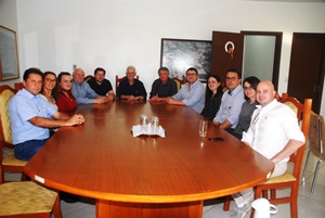 Reunião entre autoridades municipais e o grupo de empresários de Santa Catarina (Foto: Divulgação/ASCOM Vista Gaúcha)