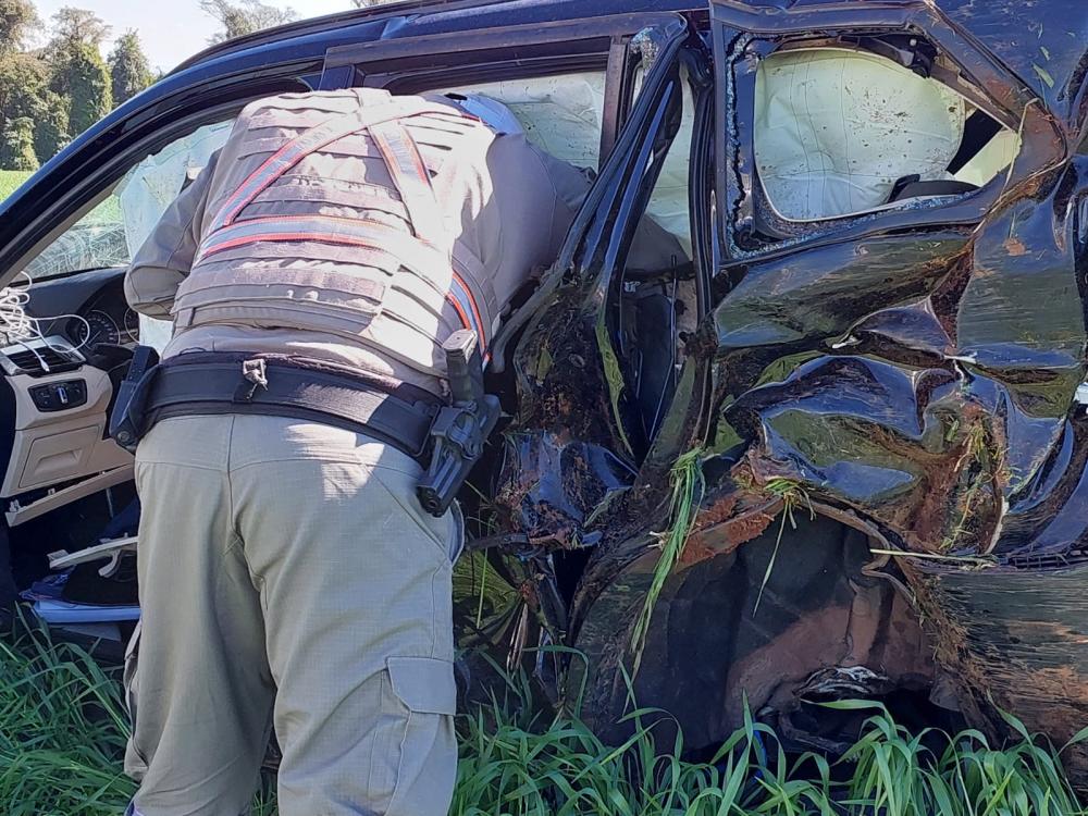Acidente deixou três homens feridos em Derrubadas (Fotos: Jonas Martins)