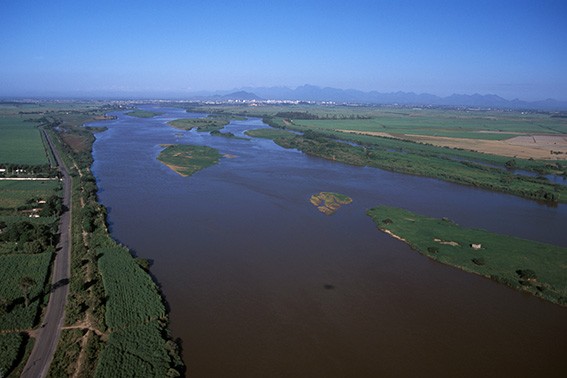 Rio Paraíba do Sul (RJ) - Foto: Zig Koch / Banco de Imagens ANA