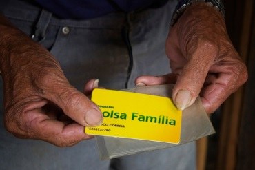 Nenhuma família beneficiária que estiver com o cadastro desatualizado precisa ir aos centros de atendimento para fazer atualizações (Foto: Reprodução)
