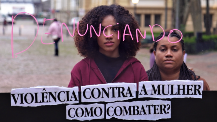 Na ação, pessoas de diferentes idades, gêneros e grupos sociais expressaram formas de combater a violência contra mulher -Foto: Luís André Pinto/Secom