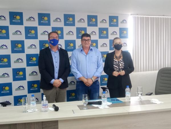 Lilian Depieri (DEM), Luís Carlos Balestrin (MDB) e Everaldo Rolim (PTB) (Foto: Divulgação/Amuceleiro)