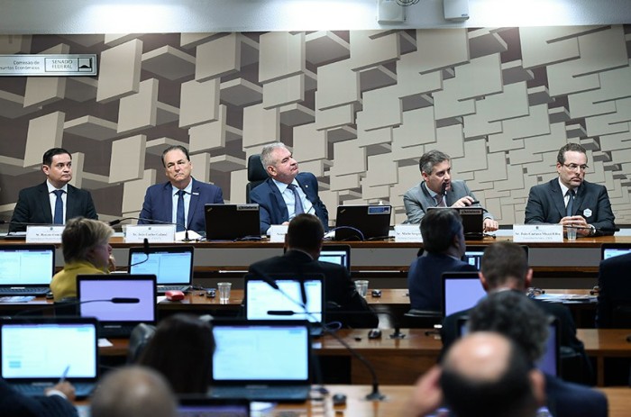 Representantes dos setores de indústria, agricultura, comércio participaram do primeiro debate sobre a reforma tributária na CAE - Foto: Edilson Rodrigues/Agência Senado