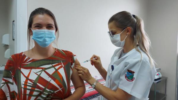 Conforme o último boletim epidemiológico, Três Passos já imunizou 729 pessoas contra o novo coronavírus (Foto: Divulgação/ASCOM Três Passos)