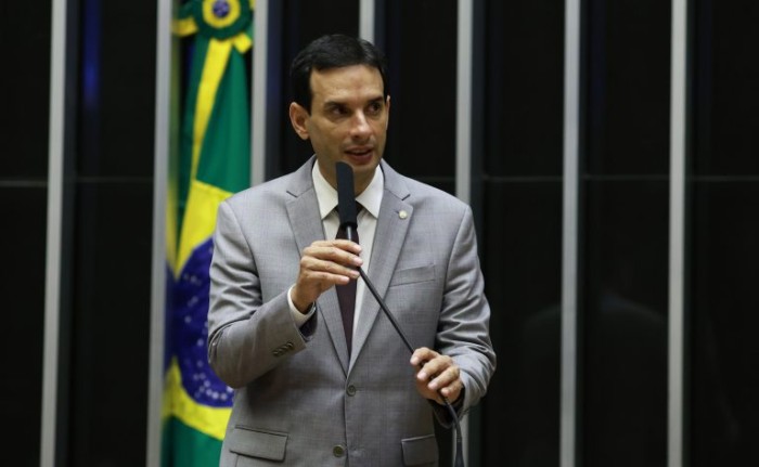 O relator, deputado Leo Prates, recomendou a aprovação do projeto - (Foto: MyKe Sena/Câmara dos Deputados)