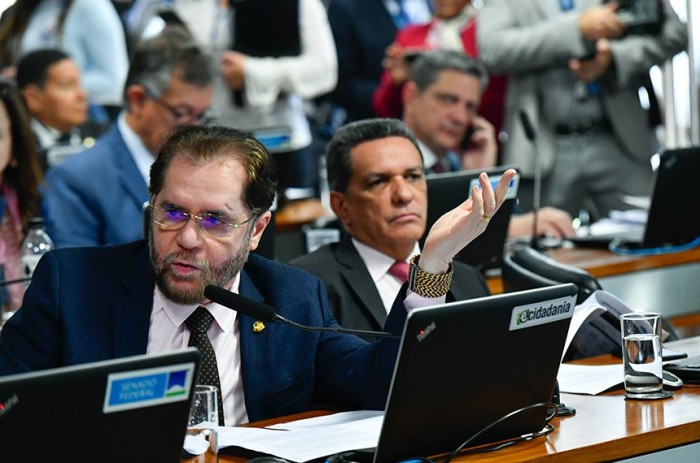 Proposta teve voto favorável do relator, Plínio Valério - Foto: Geraldo Magela/Agência Senado