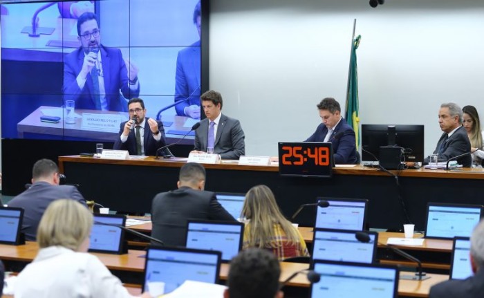 Geraldo Melo (E): 