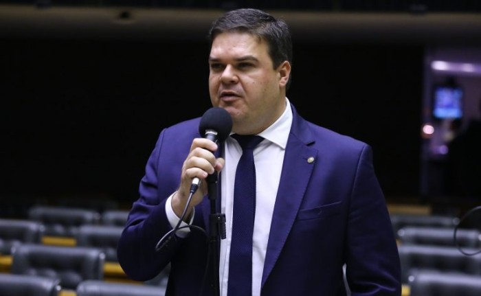 Bruno Farias recomendou a aprovação da proposta - (Foto: Vinicius Loures/Câmara dos Deputados)