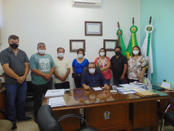 Ideia do projeto habitacional entrou na pauta da reunião entre o prefeito e os secretários municipais (Foto: Divulgação/ASCOM Redentora)