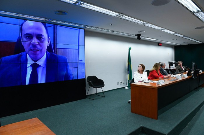 O secretário-adjunto do Ministério da Agricultura, Pedro Neto, participou por videoconferência - Foto: Marcos Oliveira/Agência Senado