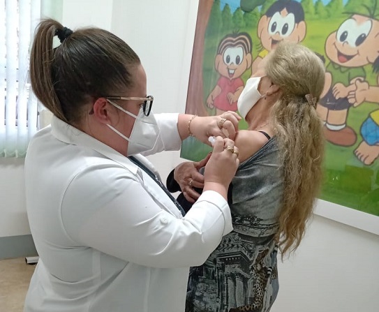 SMS informou que restam apenas dez doses que serão aplicadas em munícipes dentro do público-alvo conforme agendamento prévio (Foto: ASCOM Redentora)