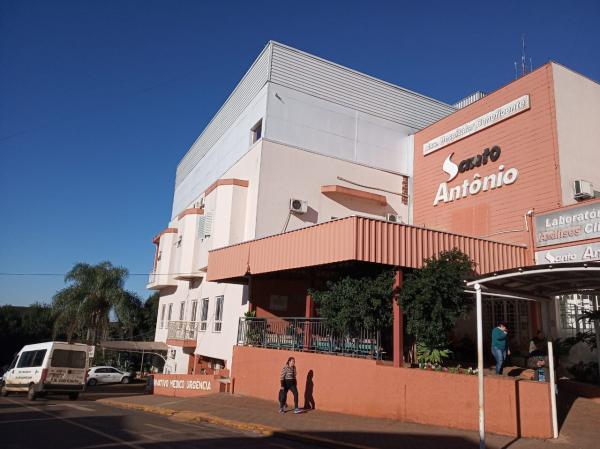 Hospital Santo Antônio pede que as pessoas somente procurem a entidade em caso de urgência (Foto: Clic Portela)