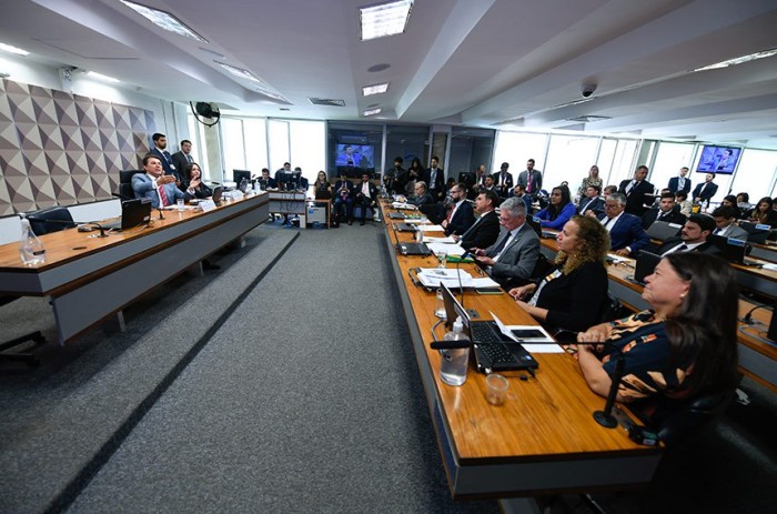 Cadeira vazia: amparada por decisão de Nunes Marques, a delegada Marília Alencar não compareceu à CPMI - Foto: Edilson Rodrigues/Agência Senado