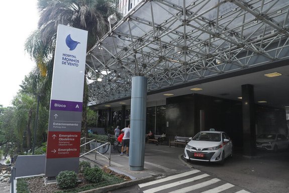 Hospital Moinhos de Vento em Porto Alegre está com o necrotério lotado (Foto: Isadora Neumann/Agência RBS)