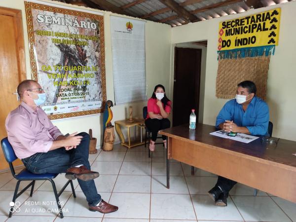 Encontro entre prefeito e cacique ocorreu nesta quarta-feira (Foto: Divulgação)