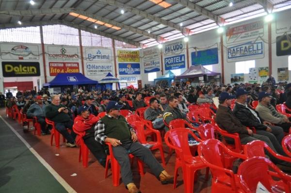 Produtores, estudantes e empresários do ramo estiveram presente durante todo o dia de hoje. (Foto: Jornal Província)