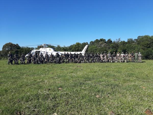 Operação de busca aos criminosos teve o apoio de várias frações da Brigada Militar, Polícia Civil e Polícia Militar de Santa Catarina (Foto: Divulgação/BM)