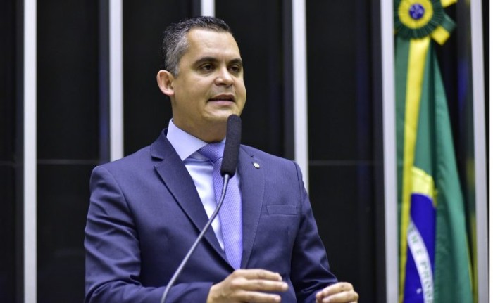 Gilson Daniel: projeto acaba com a insegurança jurídica atual - (Foto: Zeca Ribeiro/Câmara dos Deputados)